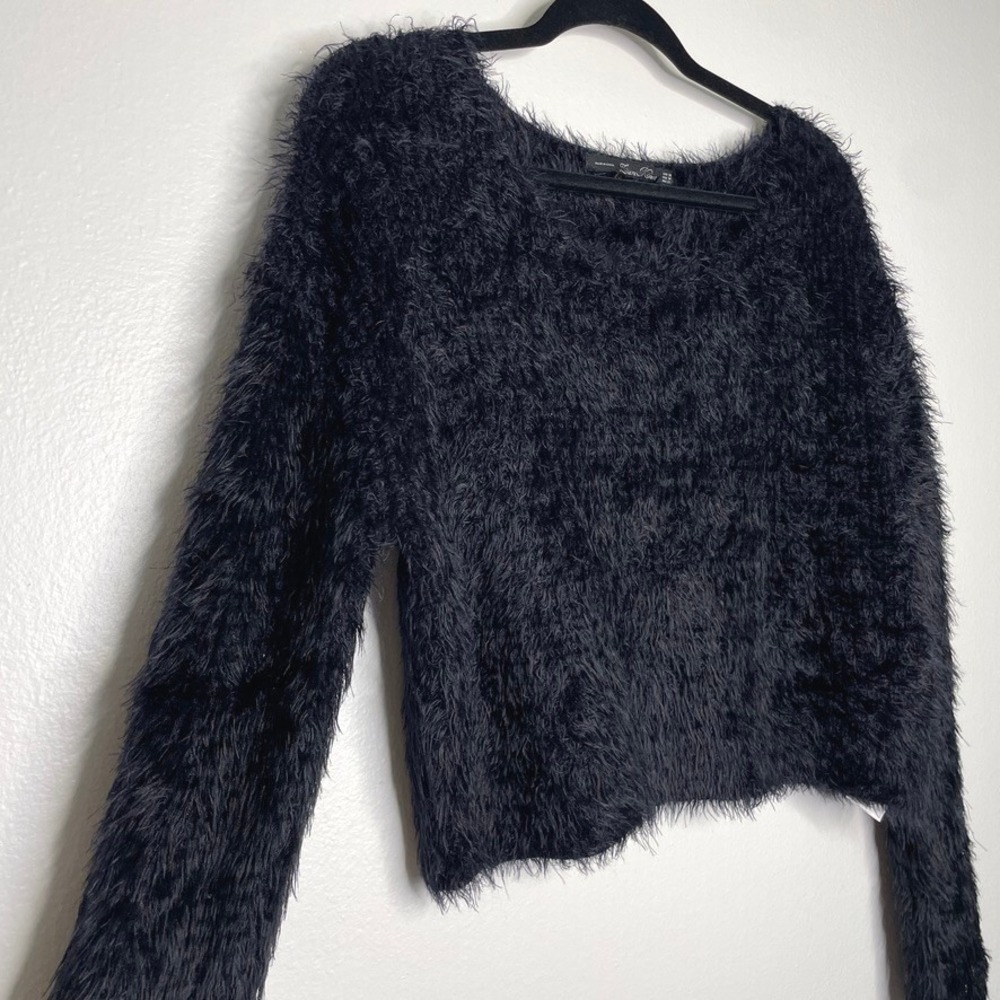 Zara Knit Sweater Womens‎ Medium Black Fuzzy Eyelash Shaggy Cropped Pullover